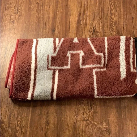 Texas A&M Aggies Blanket NCAA Sherpa Throw New - Picture 7 of 10